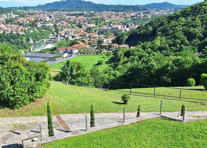 Duno A Un Passo Da Citta Alta *